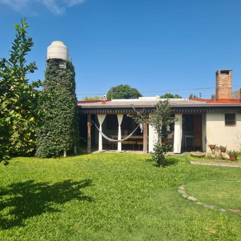 Casa Céntrica en Venta en Lobos – 3 Dormitorios, Ideal para Familias