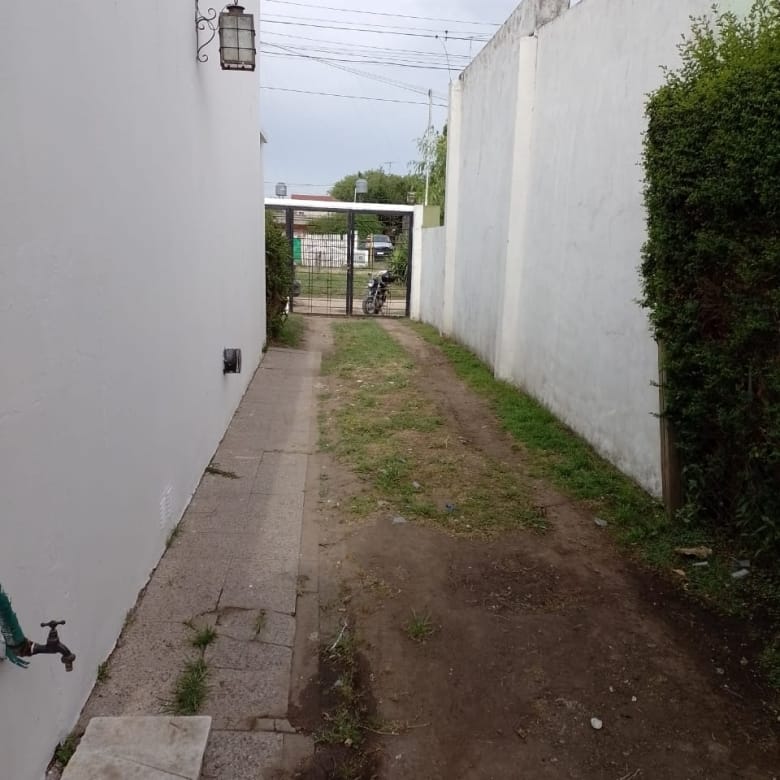 Casa en Venta en Lobos Centro (2 Dorm – 291 m²)