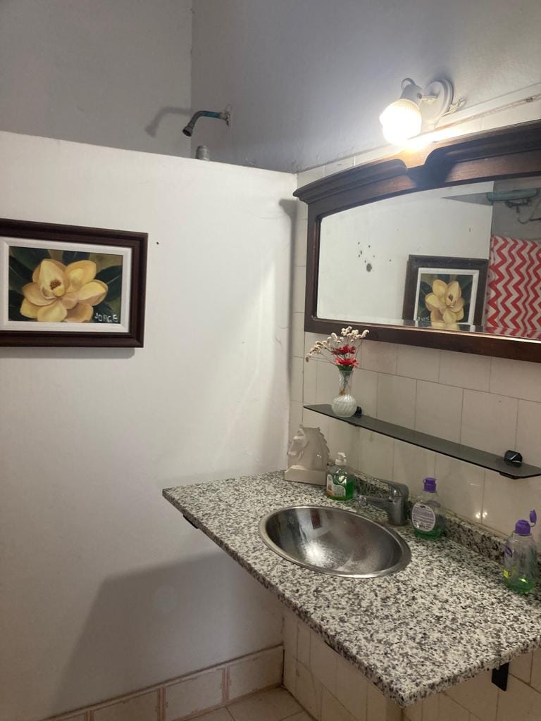 CASA CENTRICA ANTIGUA, HOY CONSULTORIO