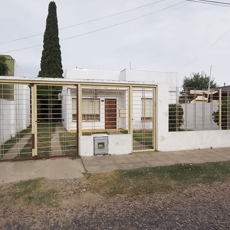 Casa en Venta en Lobos Centro (2 Dorm – 291 m²)