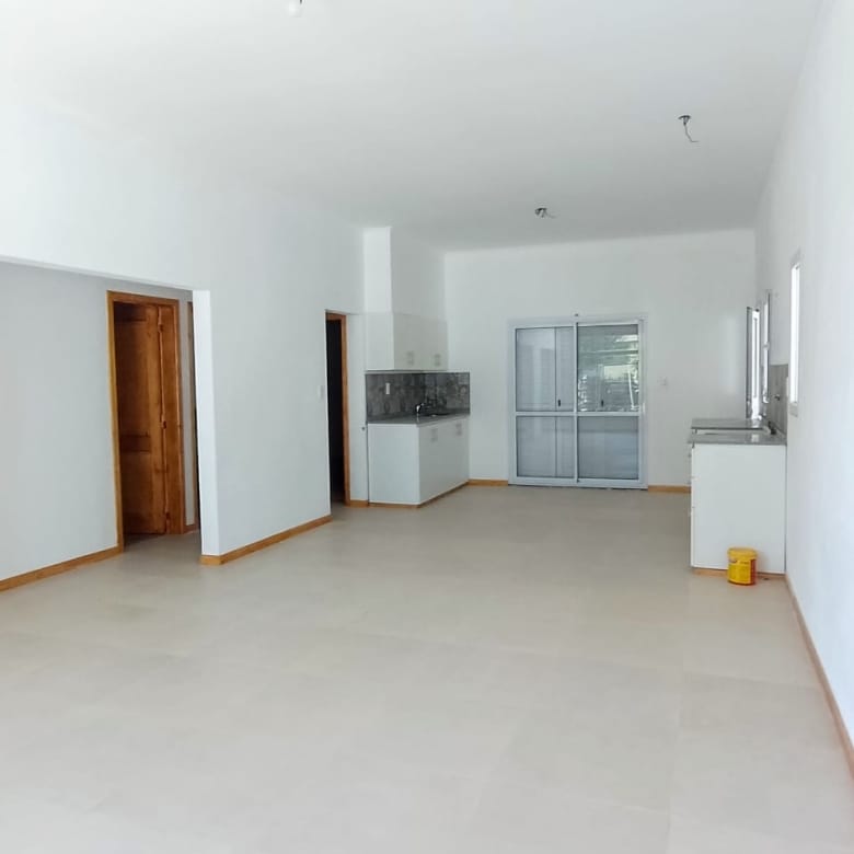 Casa a Estrenar en Venta en Villa Margarita, Lobos (2 Dorm – 525 m²)