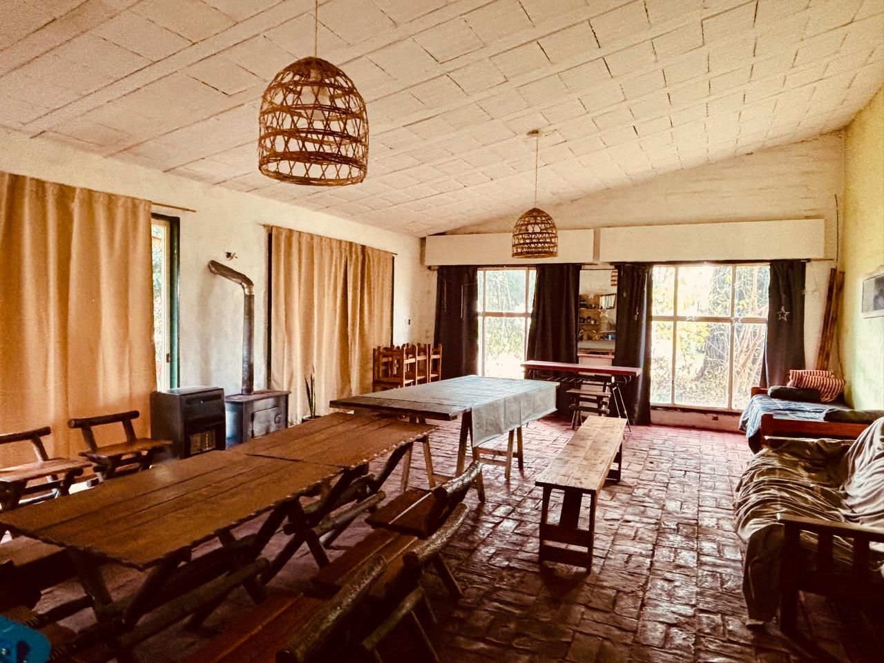 Chalet con Quincho en Venta en Lobos