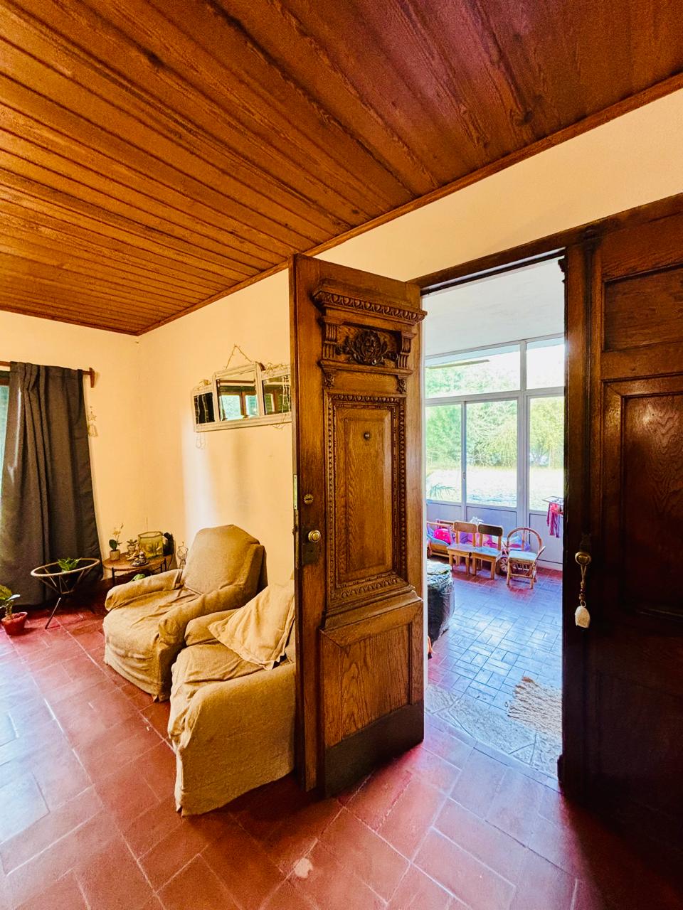 Chalet con Quincho en Venta en Lobos