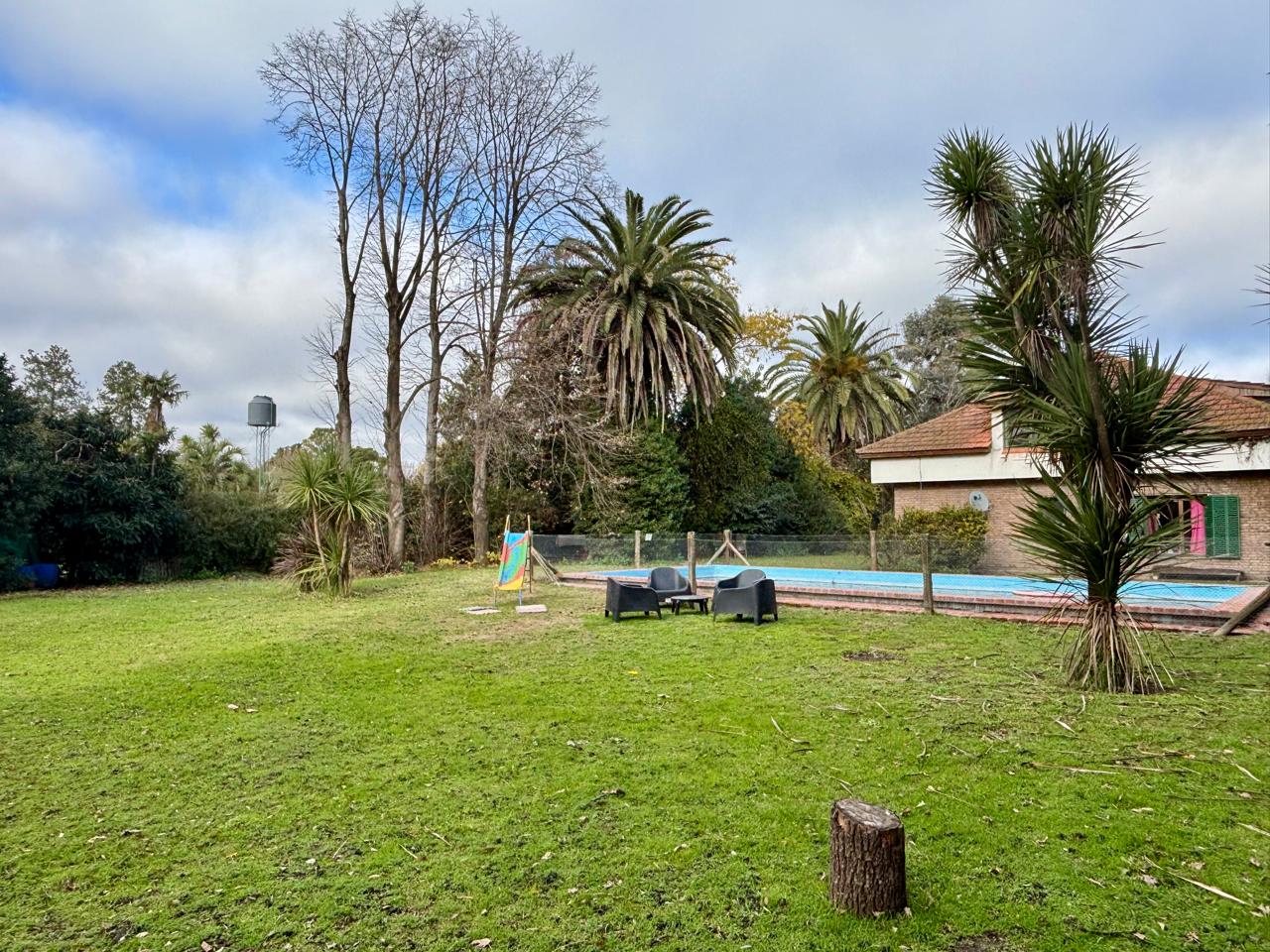 Chalet con Quincho en Venta en Lobos