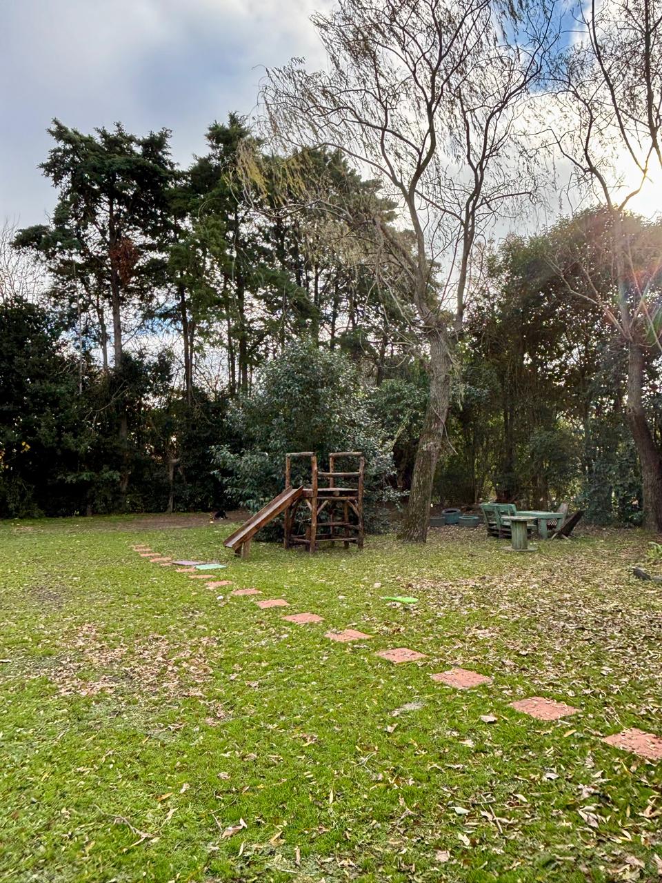 Chalet con Quincho en Venta en Lobos