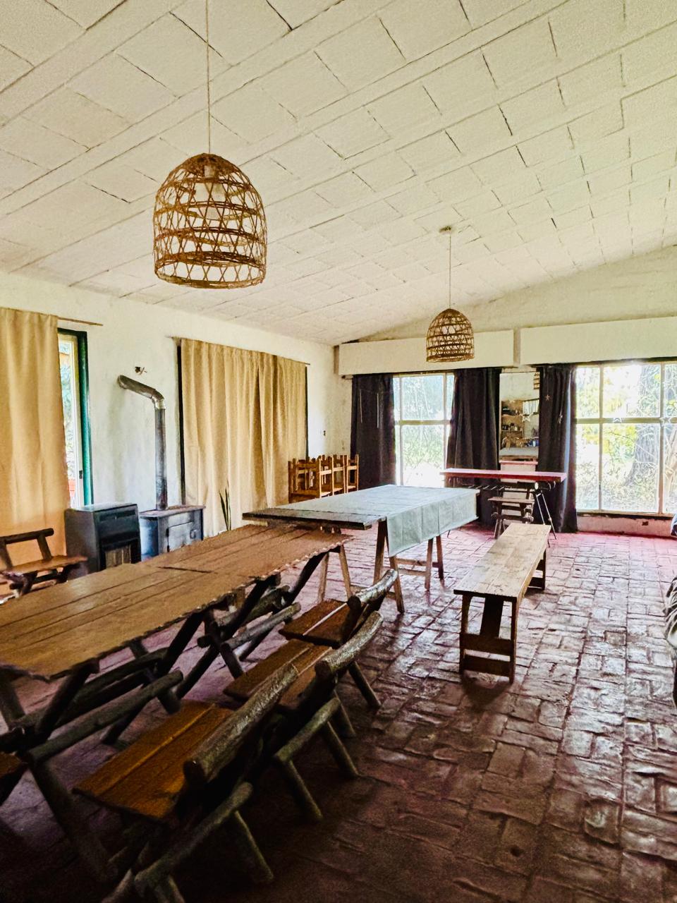 Chalet con Quincho en Venta en Lobos