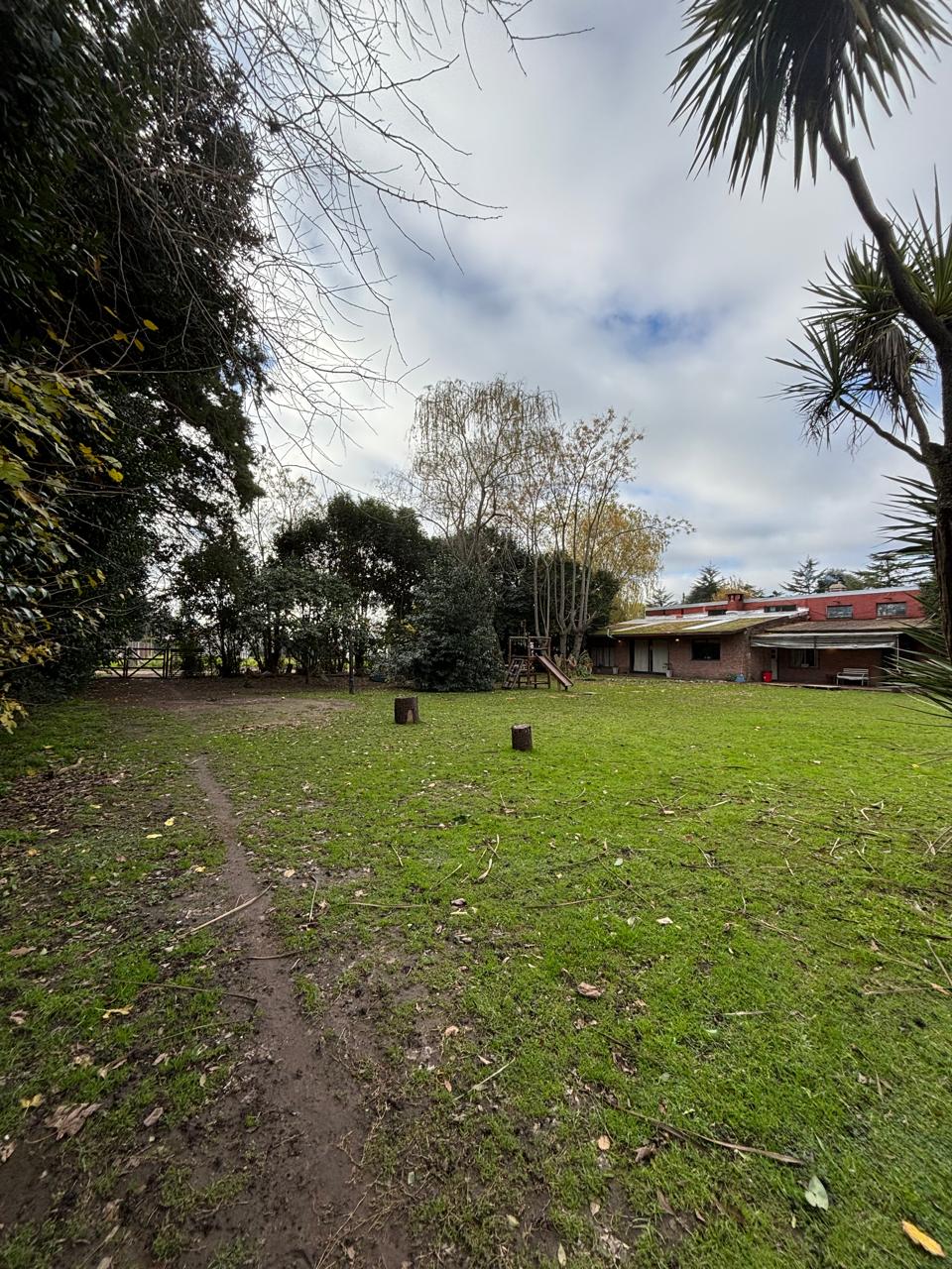Chalet con Quincho en Venta en Lobos