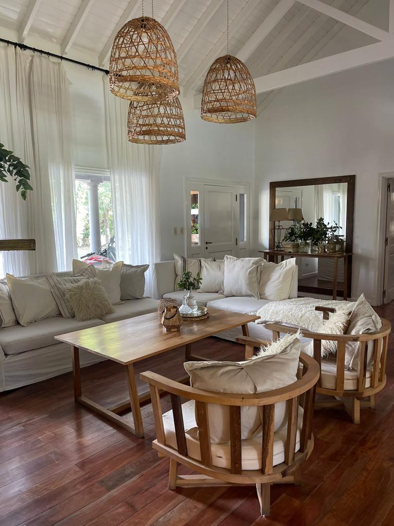 Casa en Venta en Lobos – A 7 Cuadras del Centro, con Piscina y Quincho