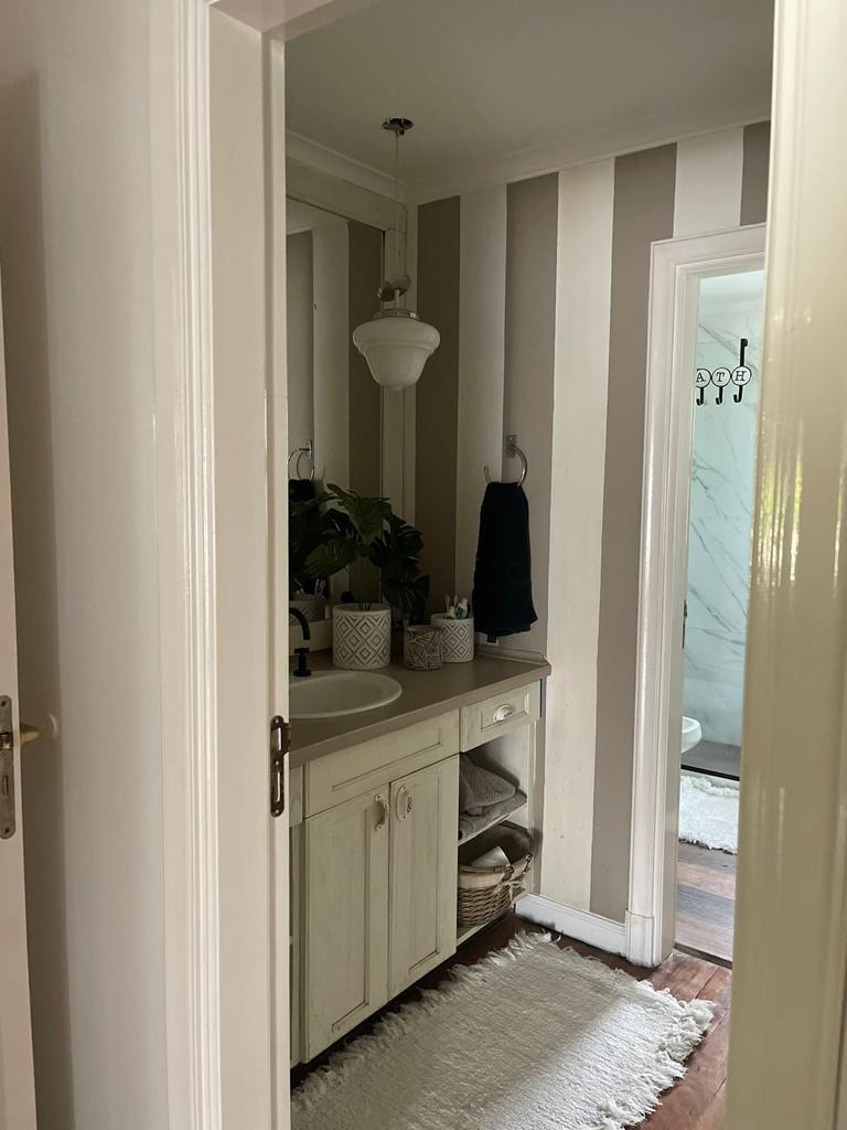 Casa en Venta en Lobos – A 7 Cuadras del Centro, con Piscina y Quincho