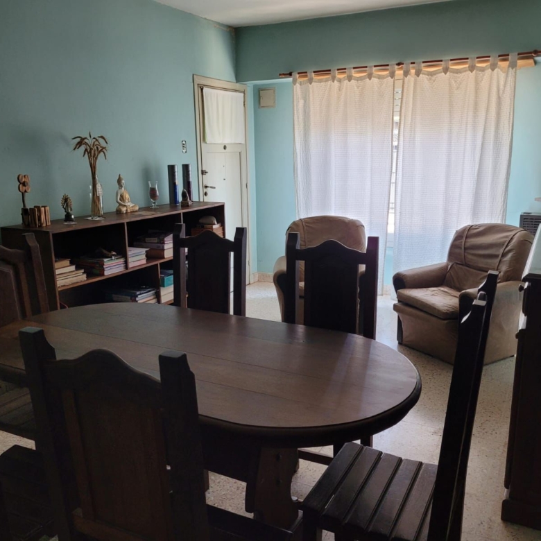 Casa en Venta en Calle 25, Lobos (3 Dorm – 360 m²)