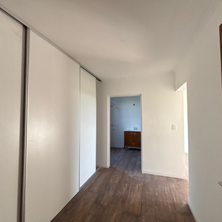 Casa a Estrenar en Venta en Club de Campo La Federala, Lobos (3 Dorm – 1200 m²)