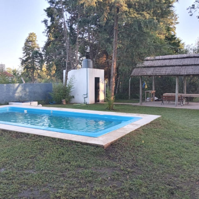 Quinta con Quincho y Pileta en Venta en Calle 141, Lobos (470 m²)