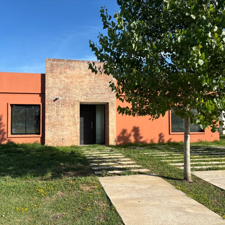 CASA A ESTRENAR SUP CUBIERTA 120MTS2 Club de Campo la Federala- Lobos