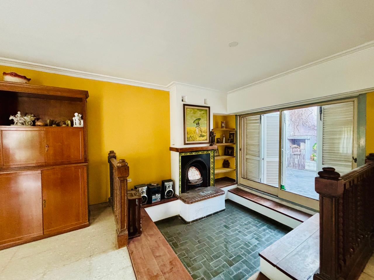 Venta de casa en LOBOS con 2 dormitorios.
