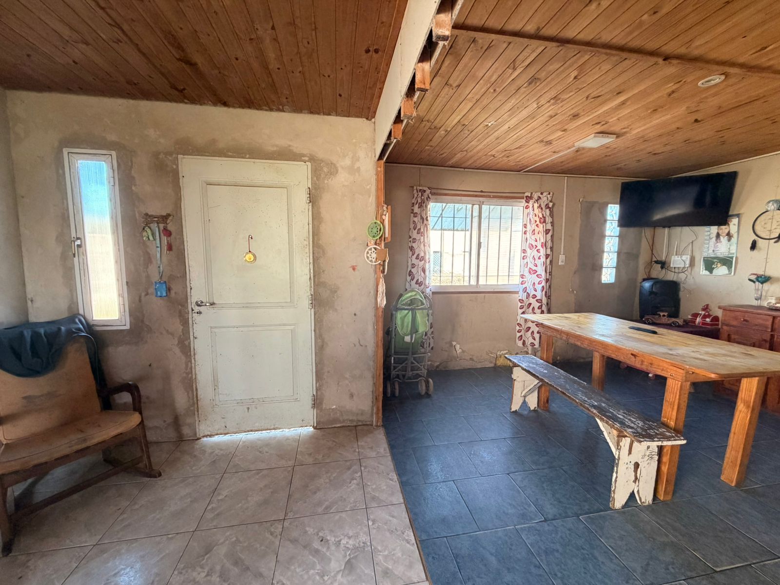 Venta de casa en LOBOS con 3 dormitorios.