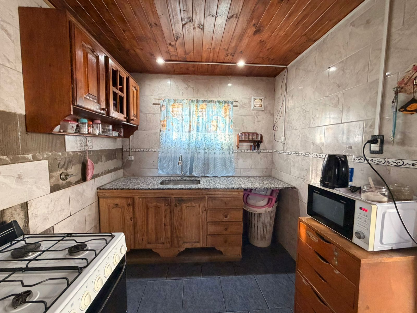 Venta de casa en LOBOS con 3 dormitorios.